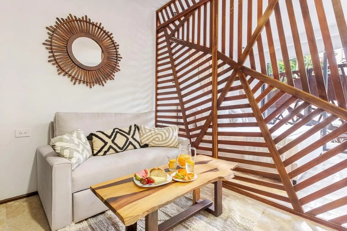 Tulum City Apartments At Menesse Τουλούμ